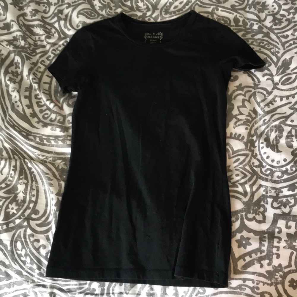 Black Tee